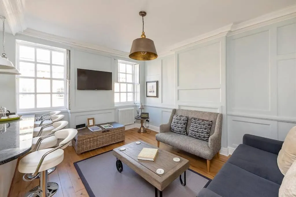 Beautiful Apartment, Incredible Central Location Bath 0*,  Storbritannien
